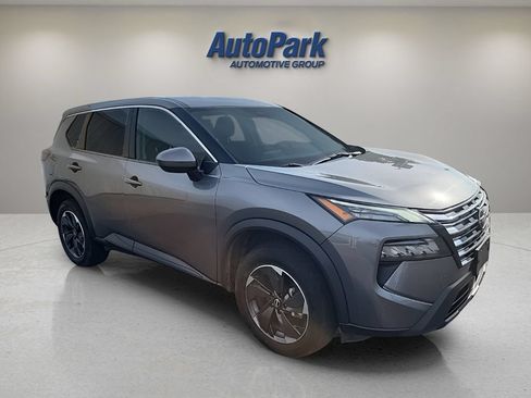 Used 2024 Nissan Rogue SV AWD/4WD image 1
