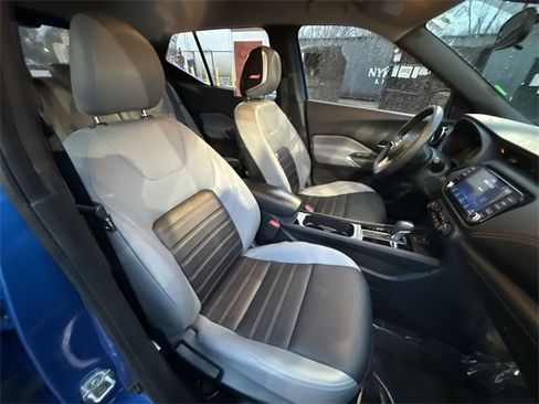 Used 2022 Nissan Kicks SR w/ Premium Package image 23