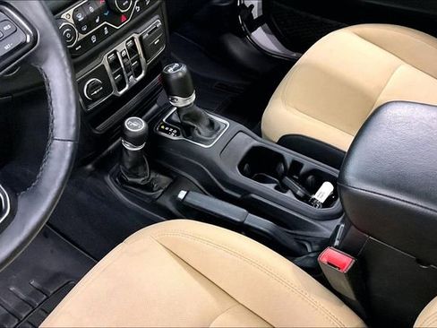 Used 2019 Jeep Wrangler Unlimited Sport S AWD/4WD image 17