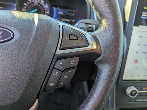 Certified 2022 Ford Edge Titanium w/ Class II Trailer Tow Package image 19