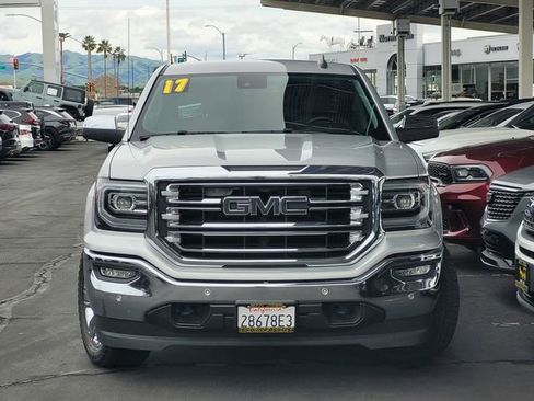 Used 2017 GMC Sierra 1500 SLT image 2