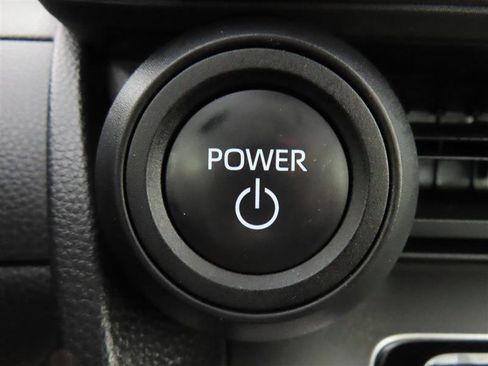 Used 2024 Toyota Prius LE FWD image 17