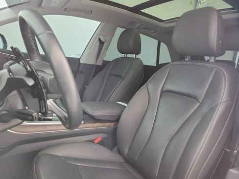 Used 2019 Audi Q8 Premium w/ Convenience Package AWD/4WD image 17