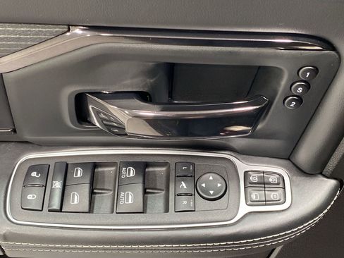 Used 2024 RAM 3500 Limited image 13