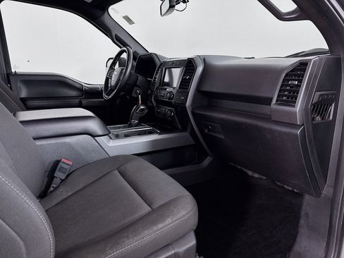 Used 2019 Ford F150 XLT w/ Equipment Group 302A Luxury AWD/4WD image 29