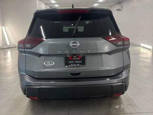 New 2026 Nissan Rogue S image 5