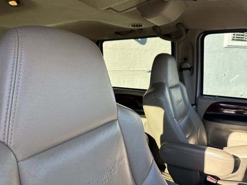 Used 2005 Ford Excursion Limited image 19