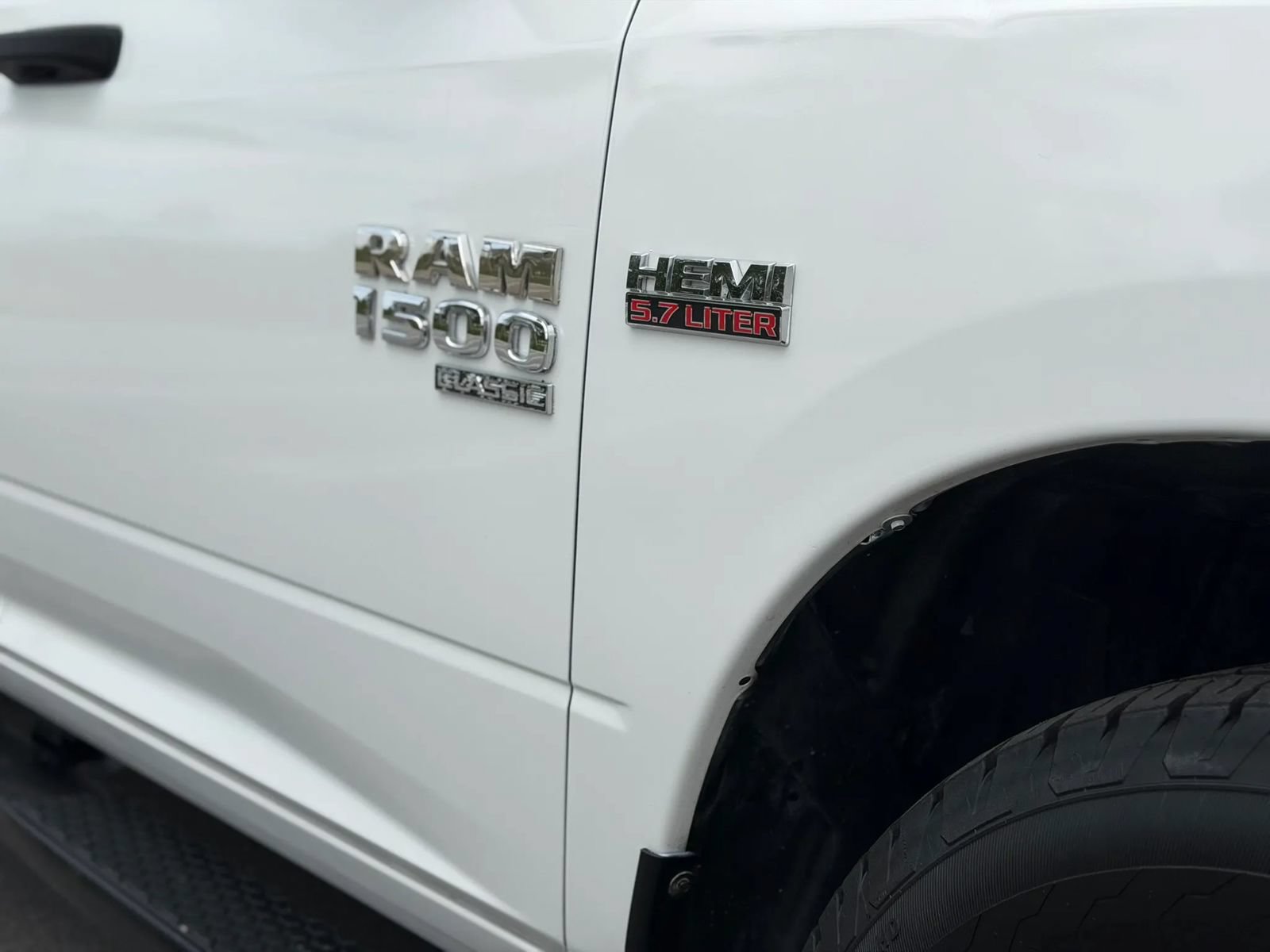 Used 2019 RAM 1500 Tradesman AWD/4WD image 14