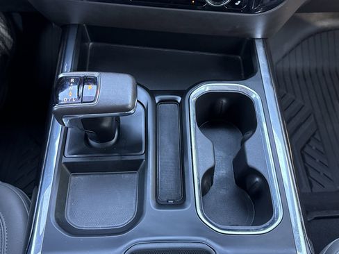 Used 2022 Chevrolet Silverado 1500 LTZ AWD/4WD image 28