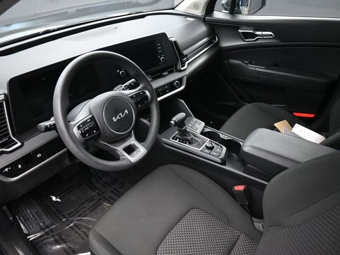 Used 2025 Kia Sportage LX image 20