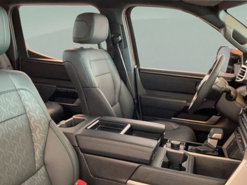 Certified 2025 Toyota Tundra Limited AWD/4WD image 39