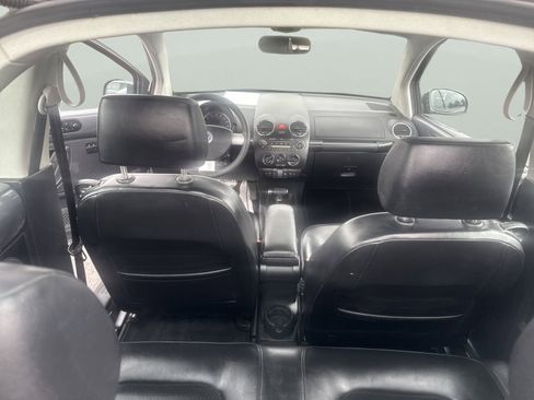 Used 2006 Volkswagen Beetle Coupe w/ Package 1 FWD image 11