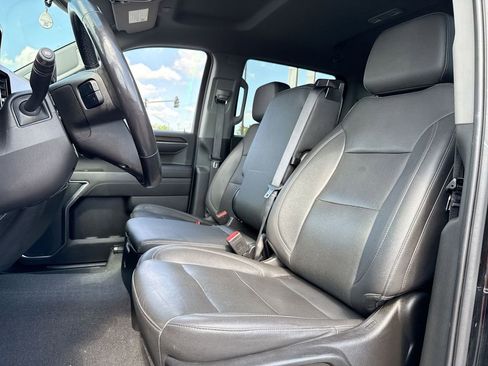 Used 2022 GMC Sierra 1500 SLT w/ Max Trailering Package AWD/4WD image 11