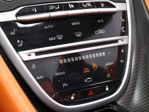 Used 2022 Aston Martin DBS Superleggera Volante RWD image 53