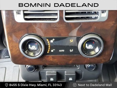 Used 2020 Land Rover Range Rover HSE image 12