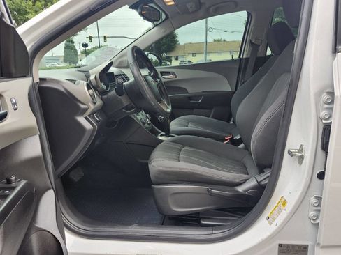 Used 2016 Chevrolet Sonic LT FWD image 4