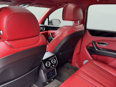 Used 2018 Bentley Bentayga AWD/4WD image 55
