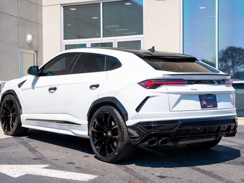 Used 2022 Lamborghini Urus AWD/4WD image 16