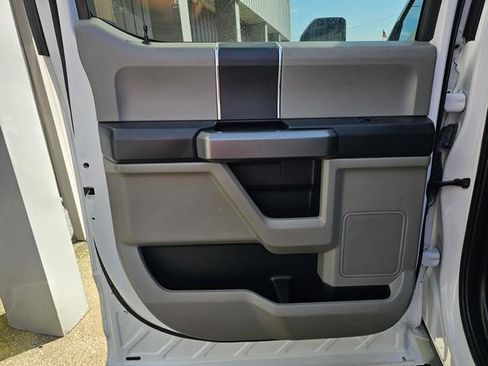 Used 2019 Ford F150 XLT w/ Trailer Tow Package image 17