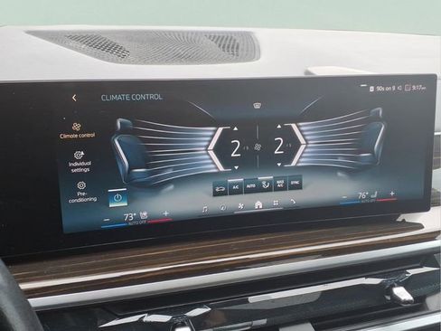 Used 2025 BMW X5 xDrive50e image 10