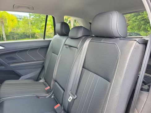 Used 2024 Volkswagen Tiguan SE FWD image 10