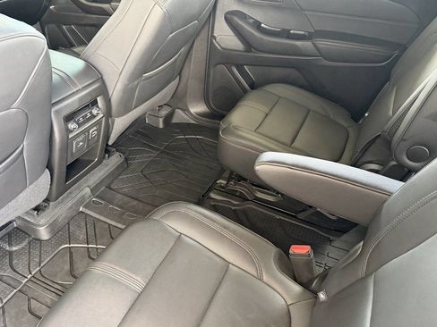 Used 2023 Chevrolet Traverse RS w/ LPO, Floor Liner Package AWD/4WD image 13