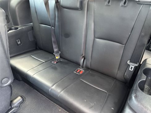 Used 2020 Toyota Highlander XLE FWD image 36