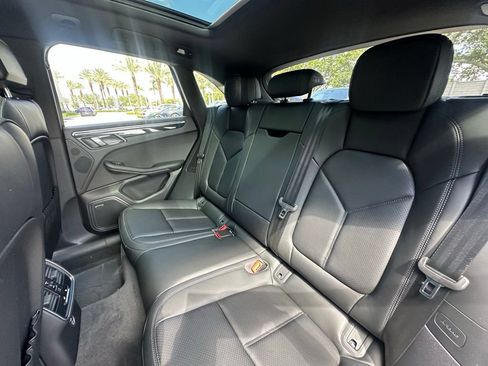 Used 2026 Porsche Macan AWD/4WD image 36