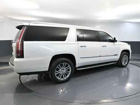 Used 2017 Cadillac Escalade ESV 4WD image 5