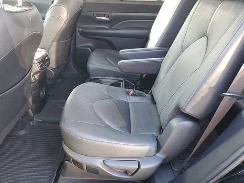 Used 2024 Toyota Grand Highlander AWD image 22