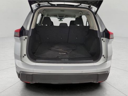 Used 2025 Nissan Rogue SV image 16