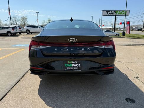 Used 2021 Hyundai Elantra SEL w/ Convenience Package FWD image 11