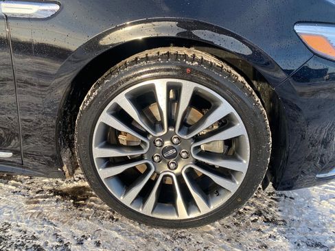 Used 2019 Lincoln Continental Reserve w/ Rear-seat Package image 32