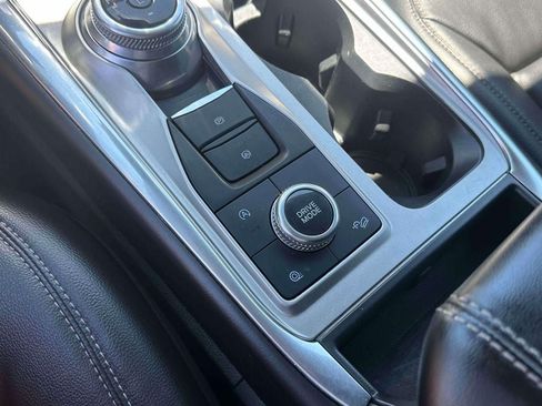 Used 2021 Ford Explorer XLT w/ Equipment Group 202A AWD/4WD image 31