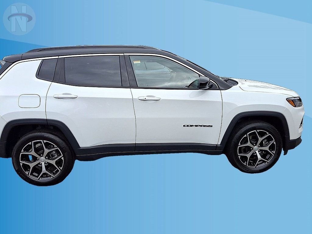 Certified 2024 Jeep Compass Limited AWD/4WD image 9