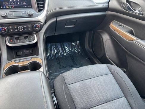 Used 2021 GMC Acadia SLE w/ Driver Convenience Package AWD/4WD image 16