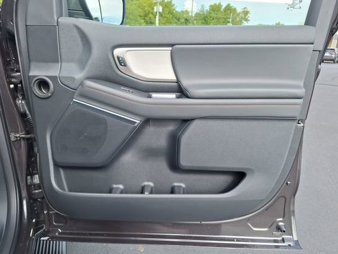 New 2025 Ford Expedition Active image 16