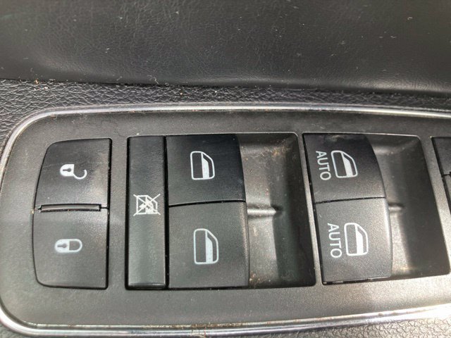 Used 2022 Dodge Charger SXT w/ Leather Interior Group RWD image 11