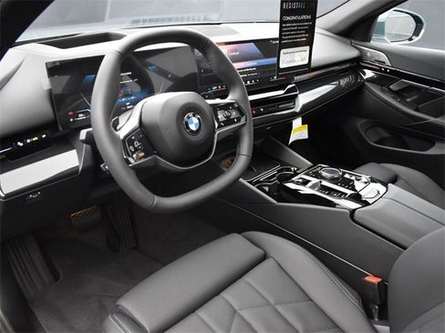 New 2024 BMW 530i w/ Premium Package image 3