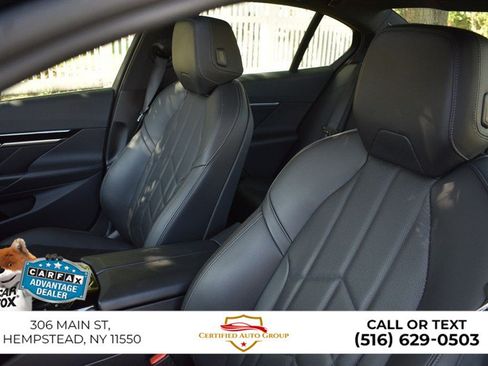 Used 2025 BMW 530i w/ Premium Package RWD image 7