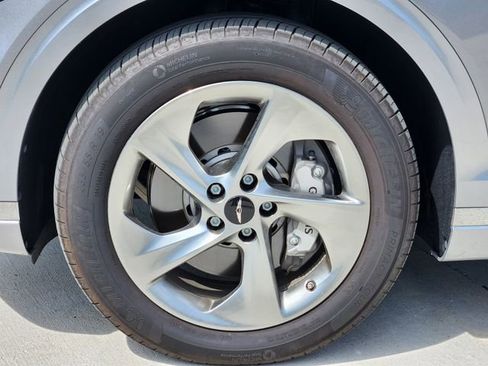 Used 2026 Genesis GV70 2.5T AWD/4WD image 7