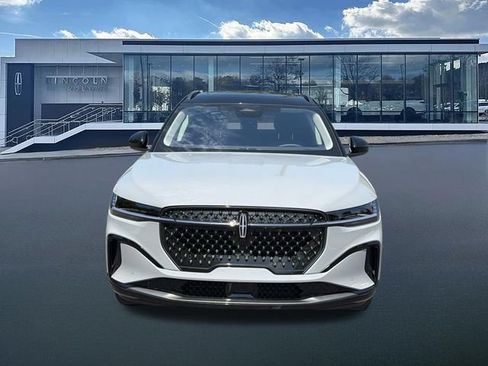 New 2026 Lincoln Nautilus Reserve AWD/4WD image 2