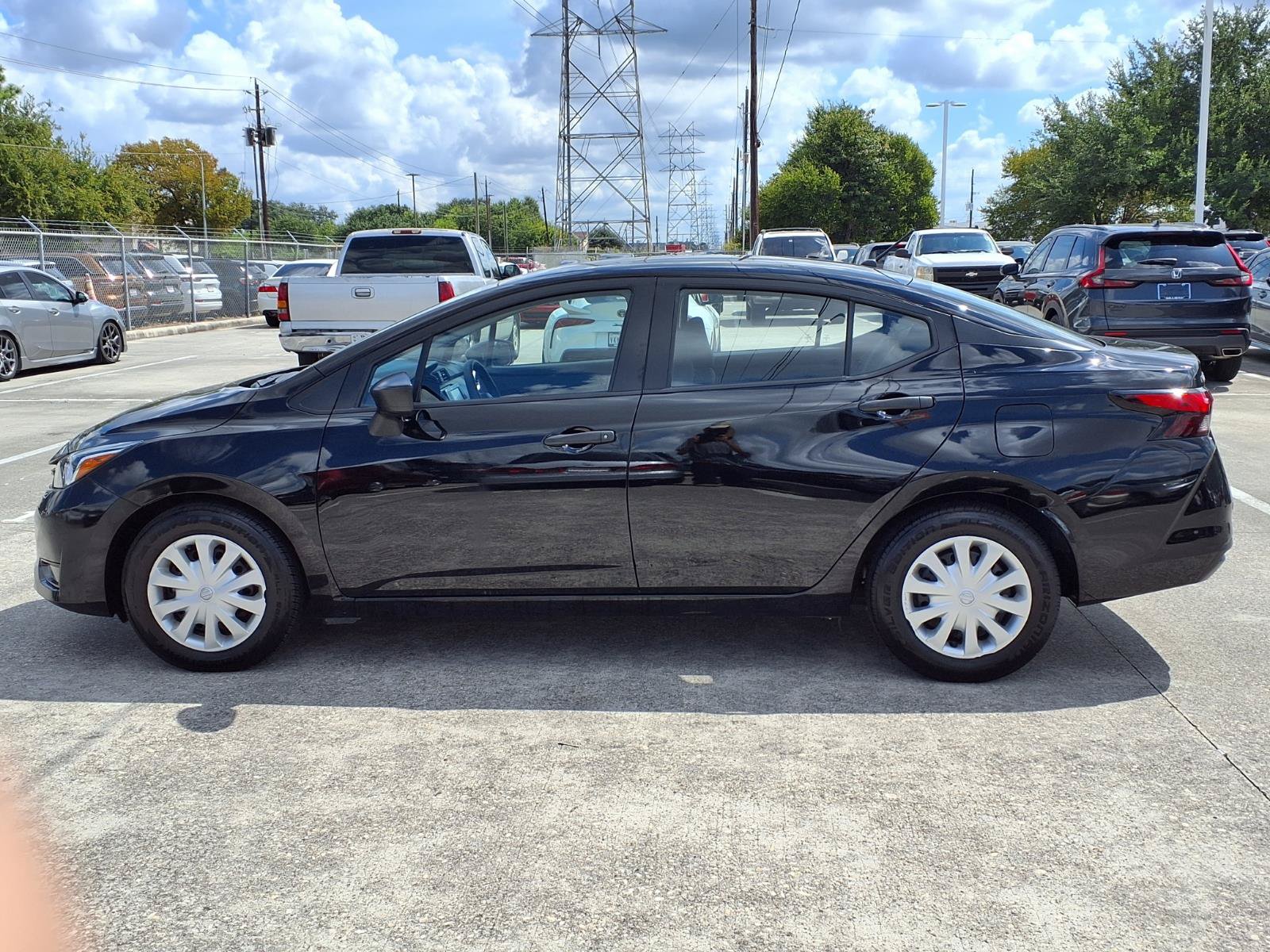 Used 2024 Nissan Versa S FWD image 21