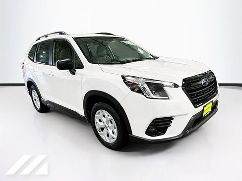Used 2023 Subaru Forester Base image 3