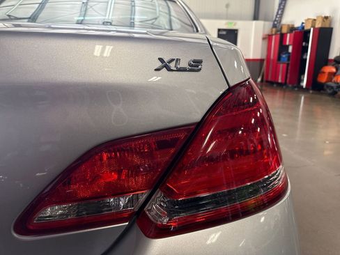 Used 2006 Toyota Avalon XLS image 49