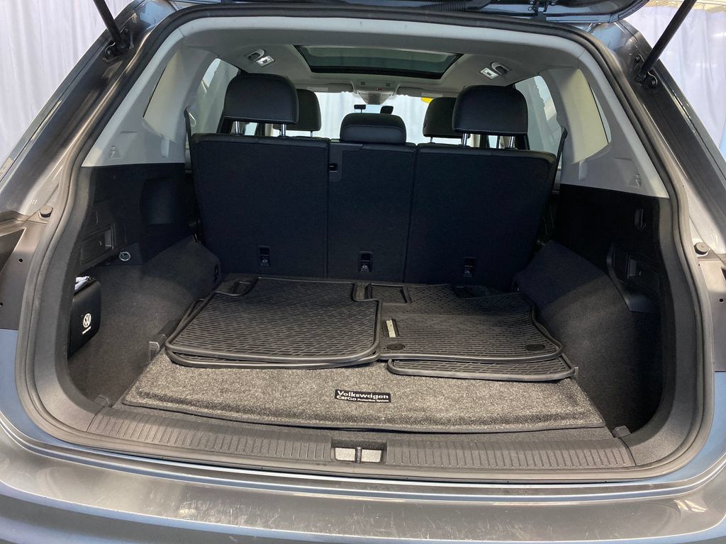 Used 2022 Volkswagen Tiguan SE AWD/4WD image 35