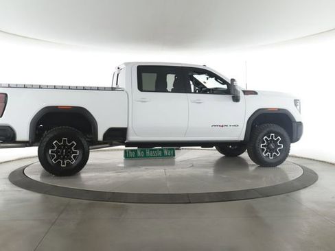 Used 2026 GMC Sierra 2500 AT4X w/ LPO, Black Badging Package AWD/4WD image 6