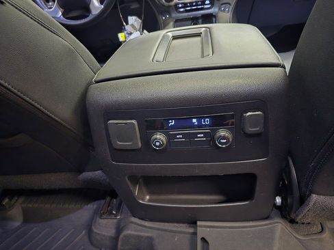 Used 2020 GMC Yukon XL SLT RWD image 36