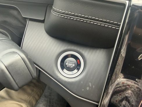 New 2025 Jeep Grand Cherokee Laredo X image 28