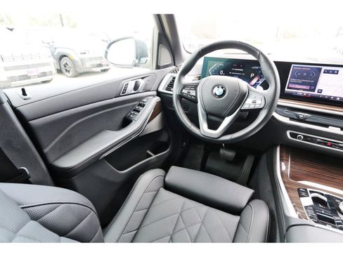 Used 2024 BMW X5 sDrive40i w/ Premium Package image 10